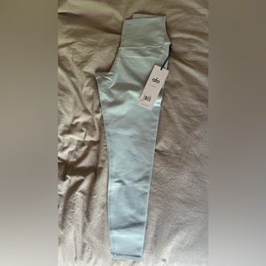 Alo Yoga High Waist Chalk Blue Capri Leggings Size S